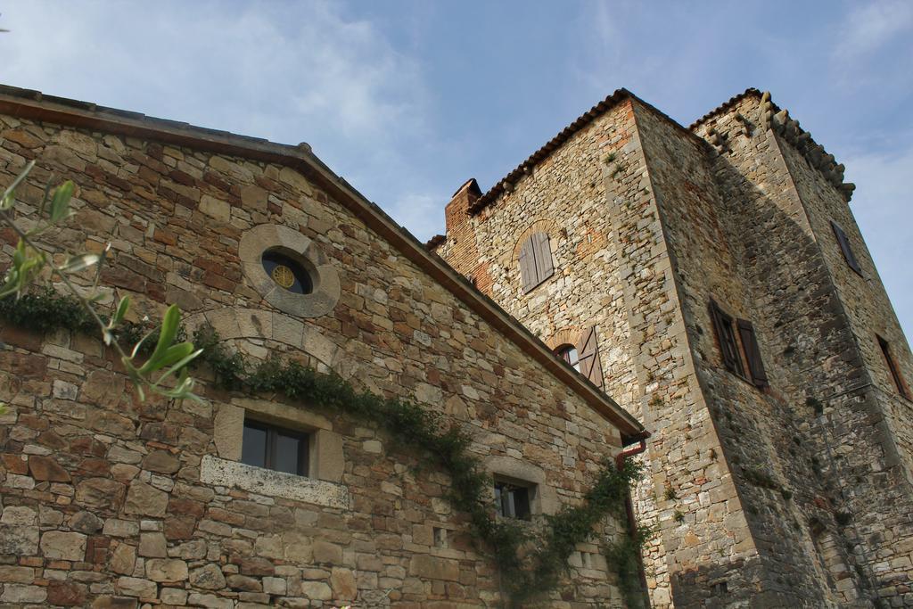 Agriturismo Castello Di Belforte Todi Exterior photo